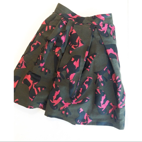 Banana Republic 00P Green and red floral print Skirt - Picture 2 of 2